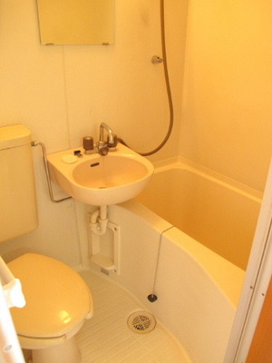 Bath. 3-point unit bus
