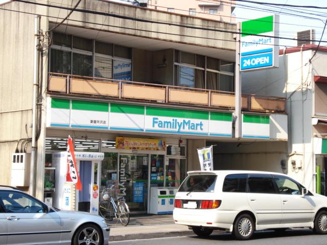 Convenience store. 120m to Family Mart (convenience store)