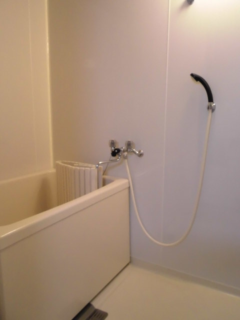Bath. bath. To healing space in tub and spacious.