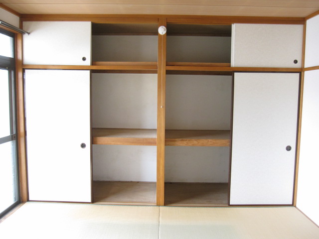 Receipt. There is the Japanese-style room is 2 between the amount closet (with upper closet), Peace of mind even if many luggage.