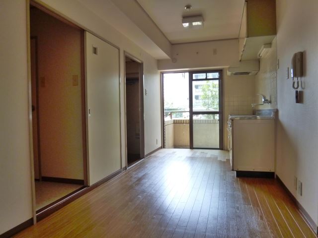 Living and room