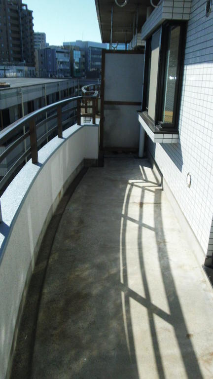 Balcony. Facing south ・ Sunny