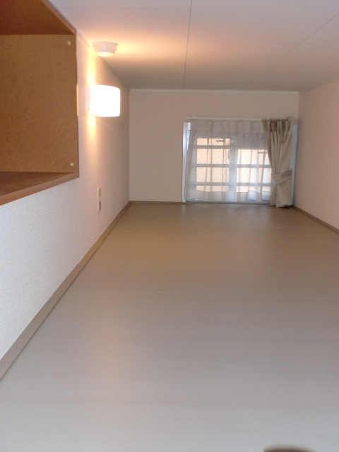 Other room space. Bright loft