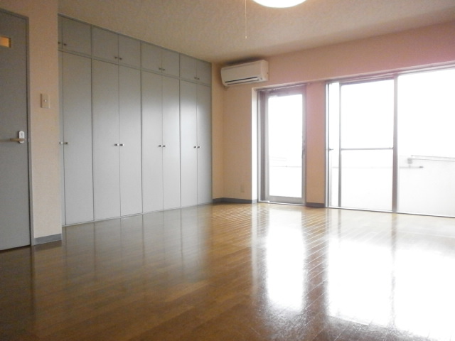 Living and room. Living