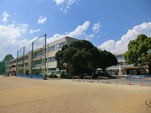 Primary school. Tokorozawa Municipal SeiSusumu to elementary school 650m