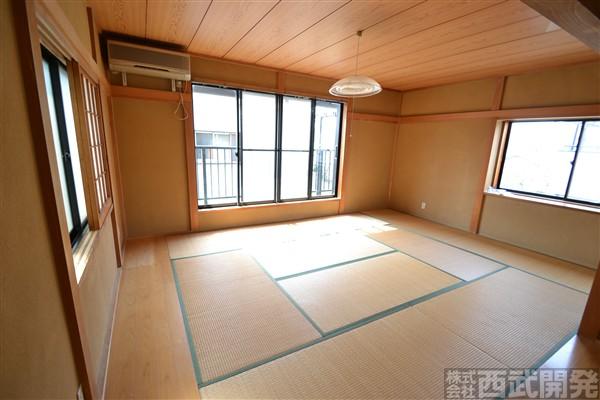 Non-living room. 12.5 Pledge spacious Japanese-style