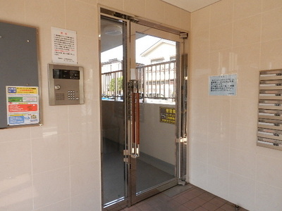 Entrance. auto lock