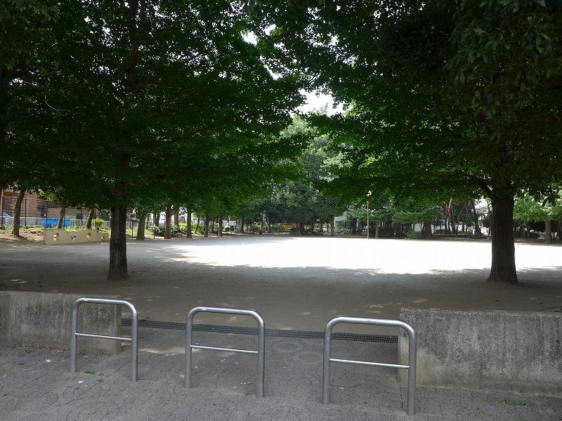 park. Kamiarai East Park up to 80m