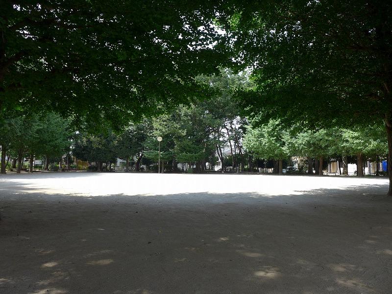 park. Kamiarai East Park up to 80m