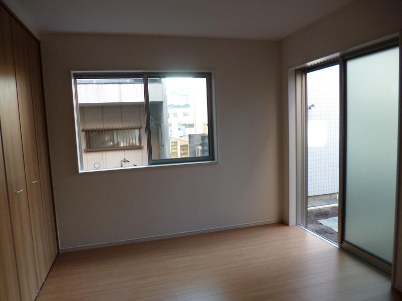 Non-living room. Local (December 2, 2018) Shooting