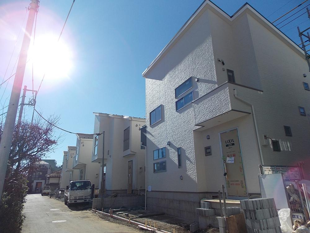 Local photos, including front road. Local (12 May 2013) Shooting