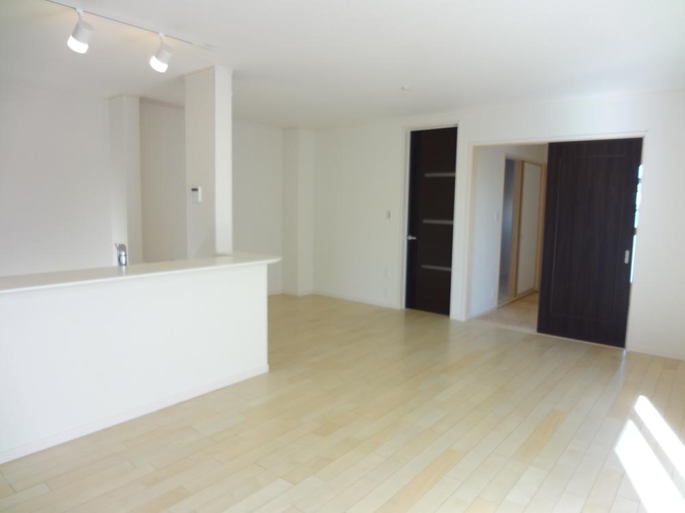 Same specifications photos (living). Same specifications