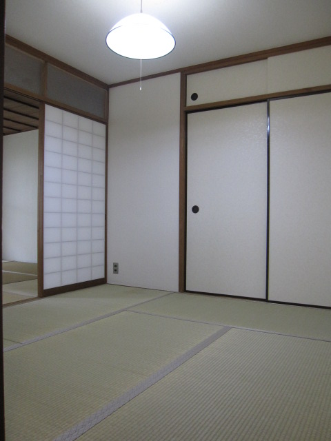 Other room space. 4.5 mat Japanese-style room. Ideal for children's rooms