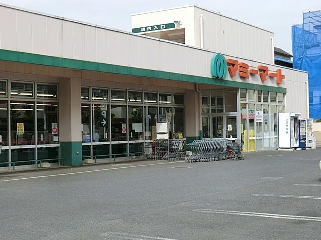 Convenience store. 560m to Lawson