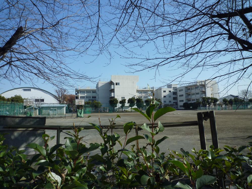 Junior high school. Sayamagaoka 1520m until junior high school