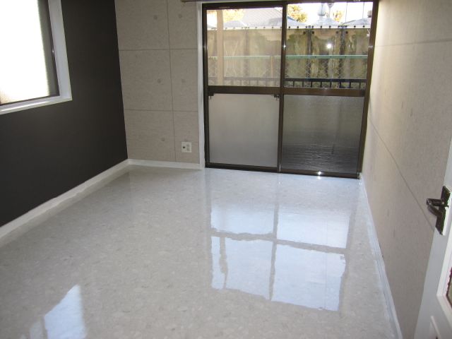 Living and room. cross, White floor clean