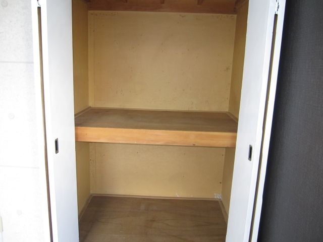 Receipt. Spacious storage