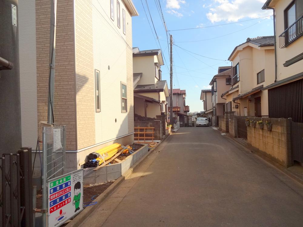 Local photos, including front road. Local (12 May 2013) Shooting