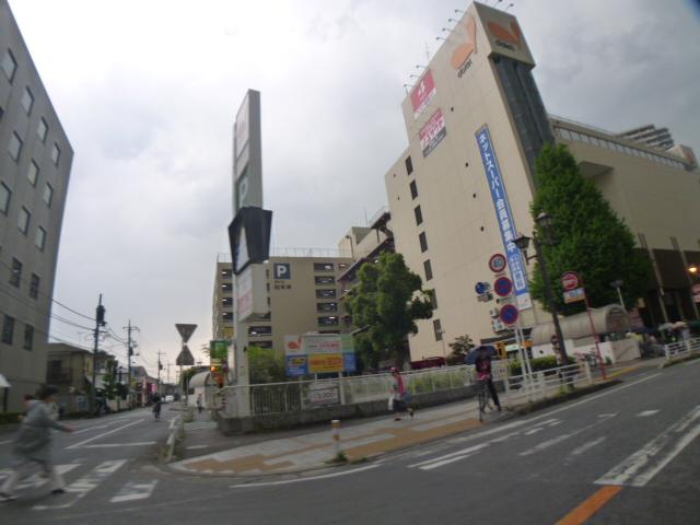 Supermarket. Also acceptable to Super Daiei