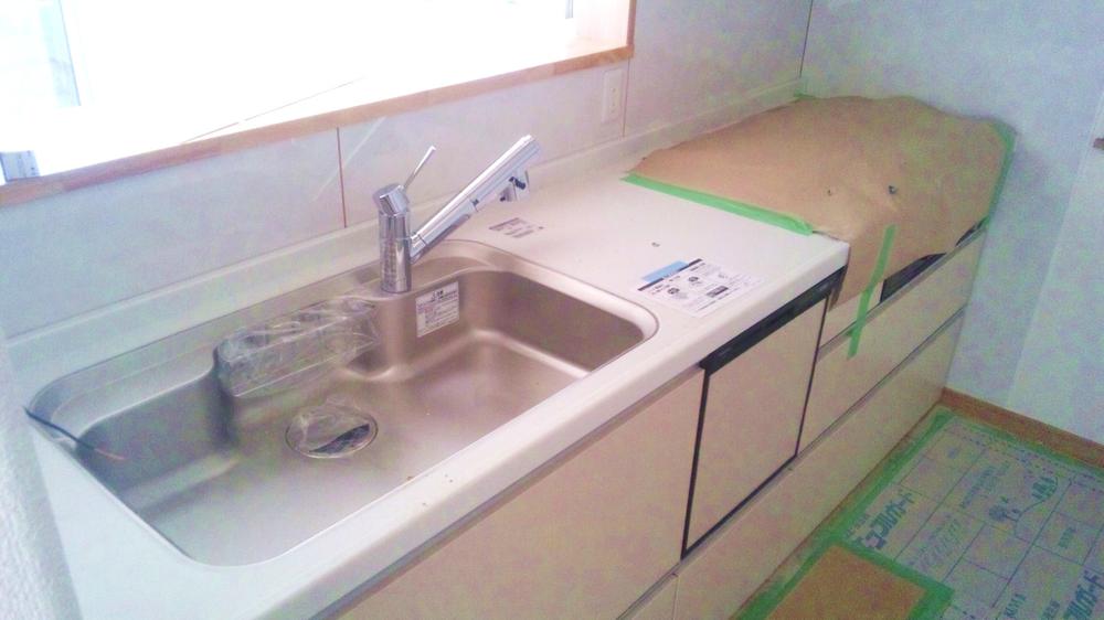 Same specifications photo (kitchen). Soon complete! Please wait. 