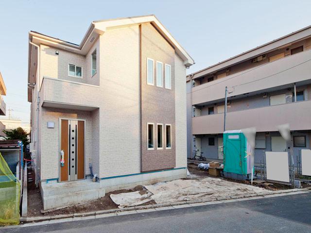 Local appearance photo. Local (11 May 2013) Shooting