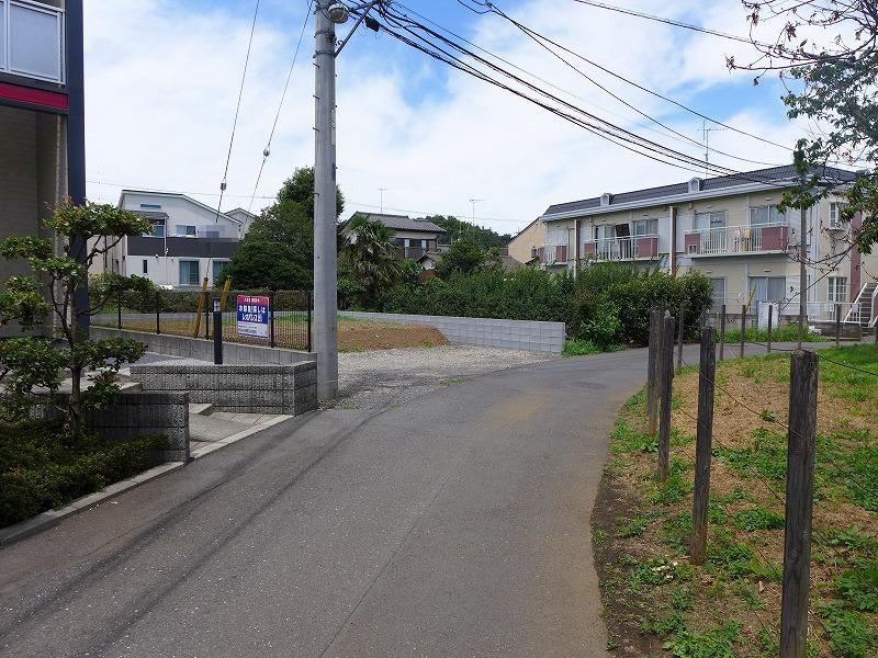 Local photos, including front road. Site (July 15, 2013) Shooting