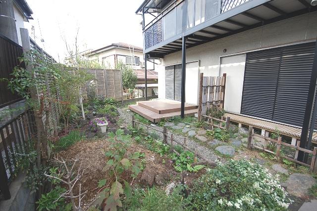 Garden. Local (10 May 2013) Shooting