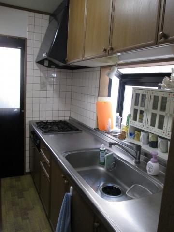 Kitchen. kitchen.