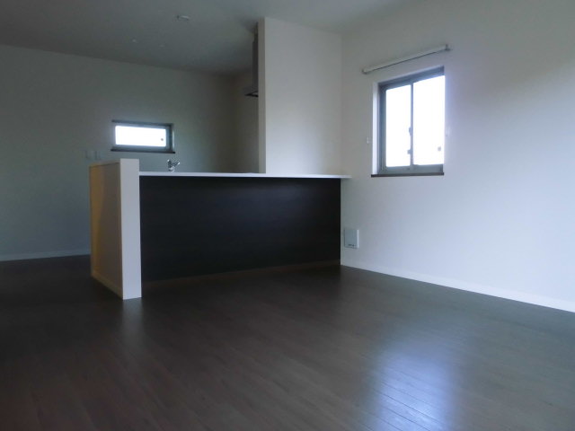 Living and room. 13.5 Pledge of spacious LDK. Ideal for family recreation