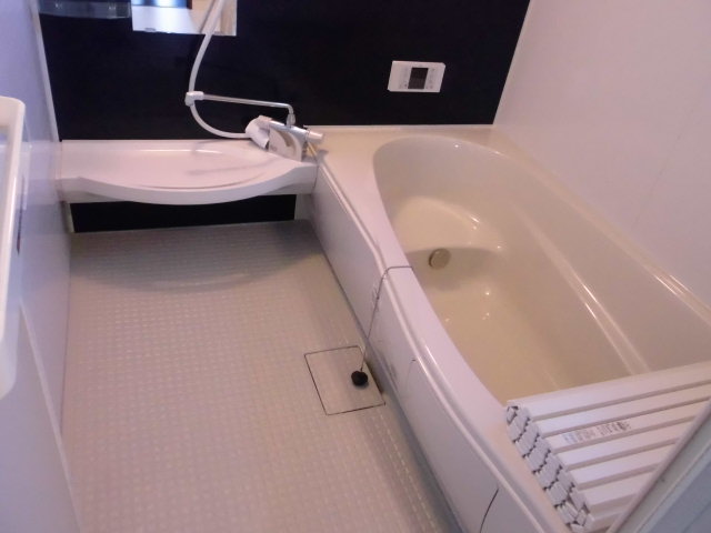 Bath. Loose Tsukareru Bathing is economical with add-fired function