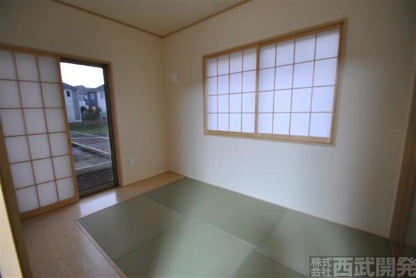 Non-living room. 4 Building Gorori Ryukyu wind tatami
