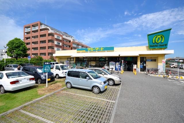 Supermarket. In Mamimato Sayamagaoka shop Mamimato adjacent, It is a very convenient location for day-to-day shopping.