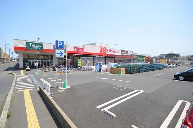 Supermarket. 540m to Olympic Tokorozawa Nishiten