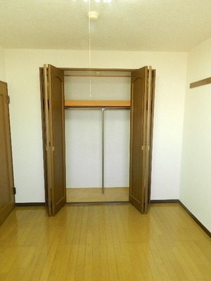 Receipt. Northern Room closet