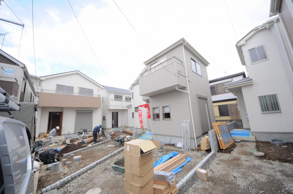 Local appearance photo. Local (11 May 2013) Shooting