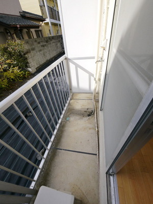 Balcony. Laundry is Jose
