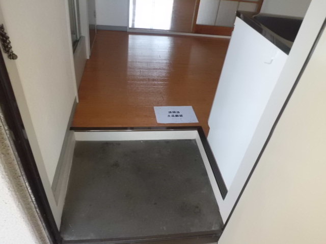 Entrance. Entrance.