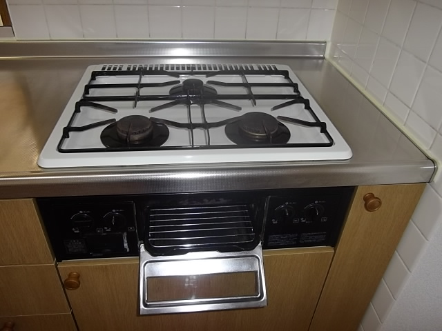 Kitchen. ☆ 3-neck gas system Kitchen With grill ☆
