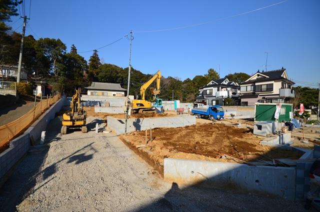 Local land photo. The natural rich living environment in the green also familiar, New cityscape of all 13 compartments is born. It is entered easy subdivision of sunshine in the south terraced. (2014 January 7 shooting)