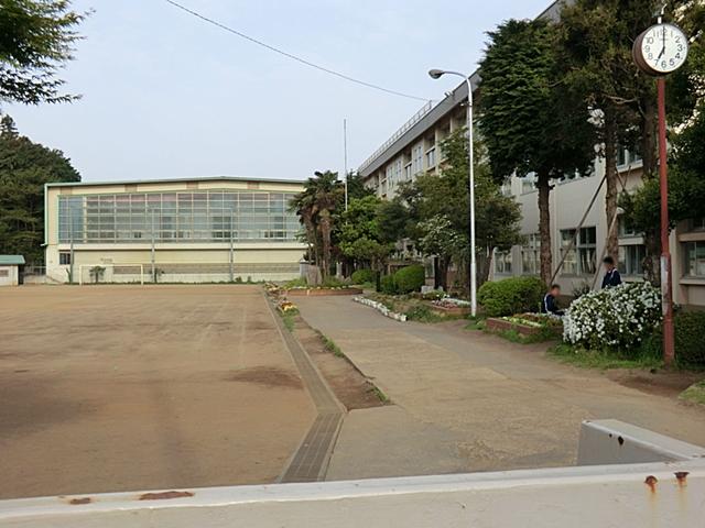 Junior high school. Kotesashi 350m until junior high school