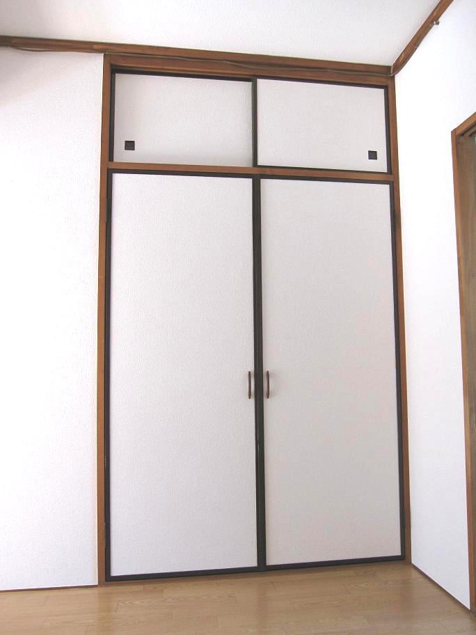 Receipt. Receipt ・ It is with upper closet.