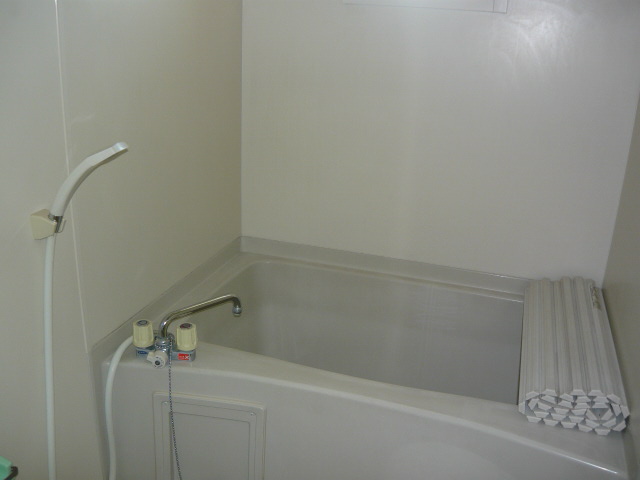 Bath. Leisurely bath time at each bus toilet
