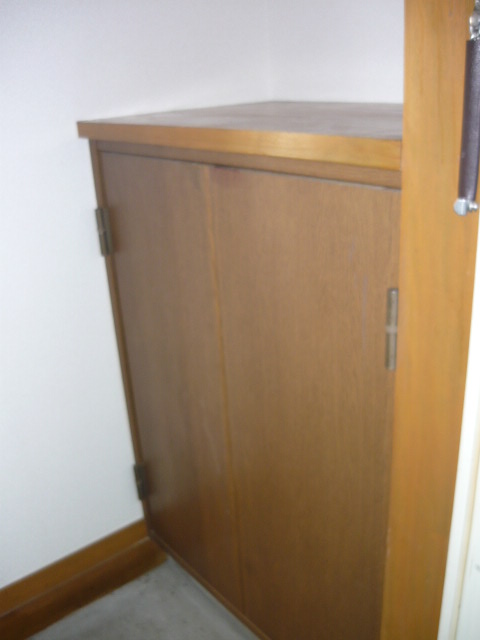 Entrance. Entrance. Entrance around even cleaner with a shoebox