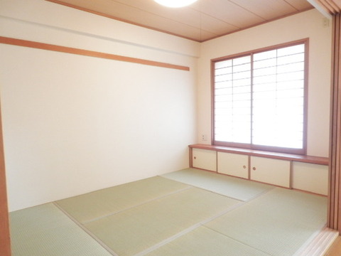 Other room space. About six quires of Japanese-style room with a Jibukuro.