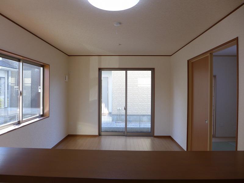 Living. Local (November 29, 2013) Shooting