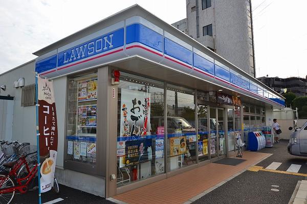 Convenience store. 570m until Lawson Tokorozawa Kotesashi table shop