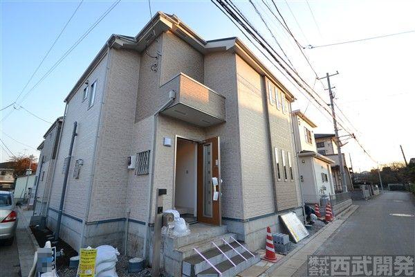 Local appearance photo. There is a feeling of freedom in the corner lot