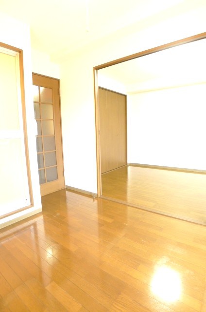 Living and room. A bright room