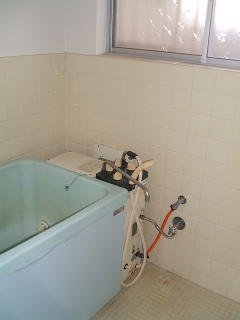 Bath. Bathing of balance kettle ・ Yes window