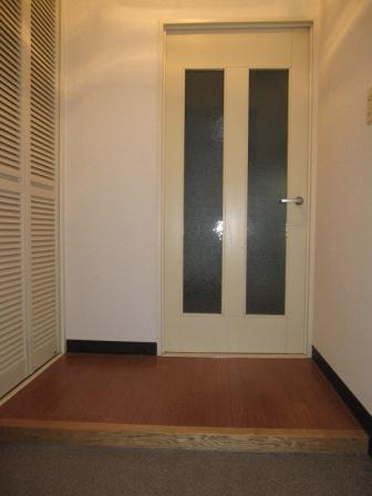 Entrance. It is entrance. There is also housed next to the cupboard.